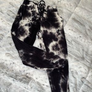 Whiteroom & Cactus Black White Tie Dye Basic Knit Joggers- small